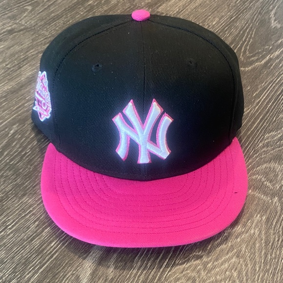 New Era New York Yankees Black and Pink Cap - Picture 1 of 4